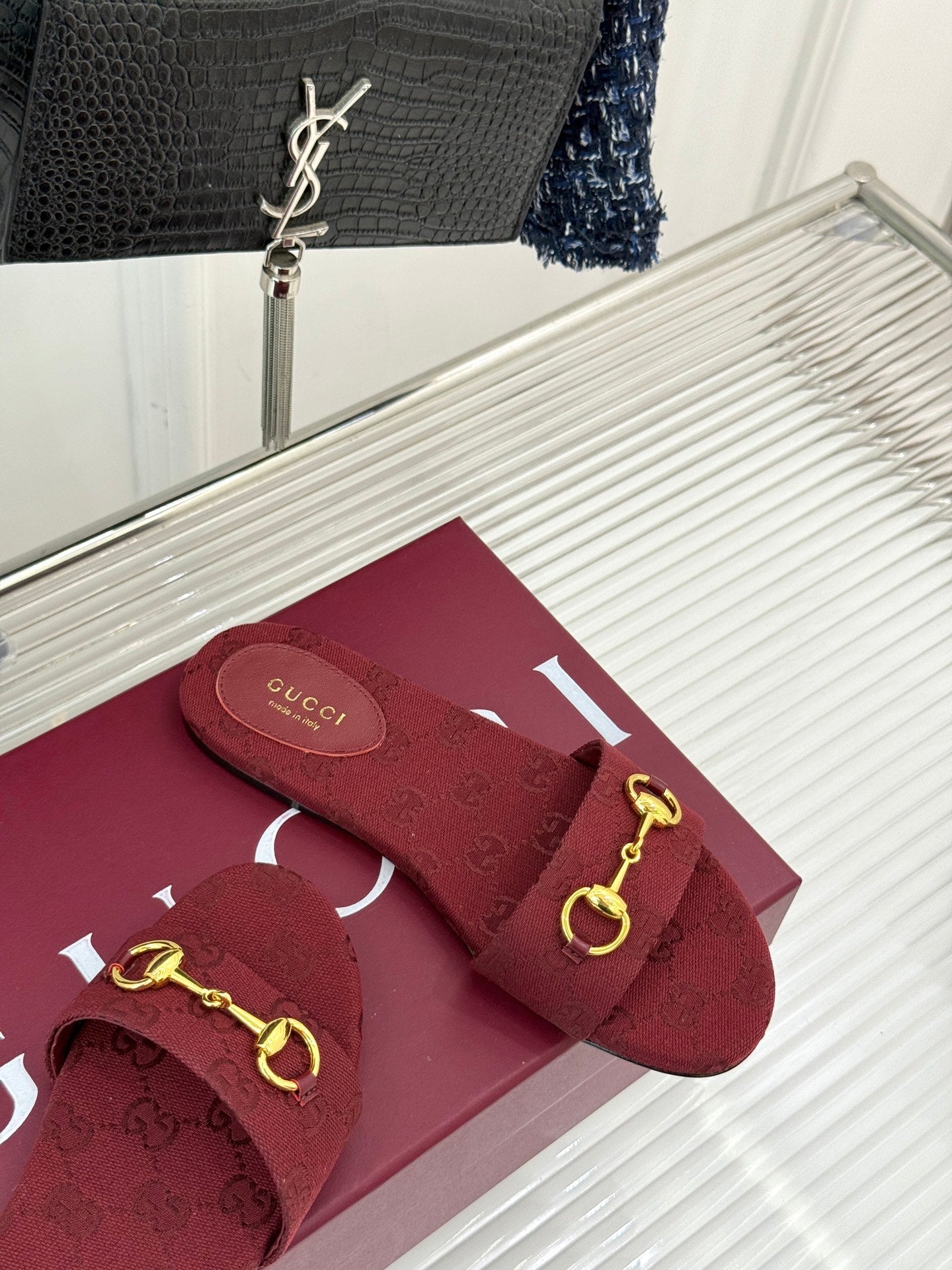 GUCCI SLIDE SANDALS IN RED FABRIC EMBOSSED LOGO