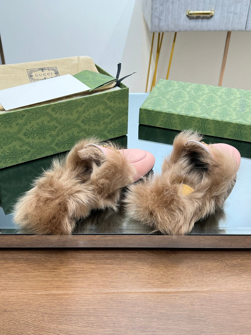 GUCCI HORSEBIT MULE IN LIGHT PINK CALFSKIN AND LAMB WOOL LINING