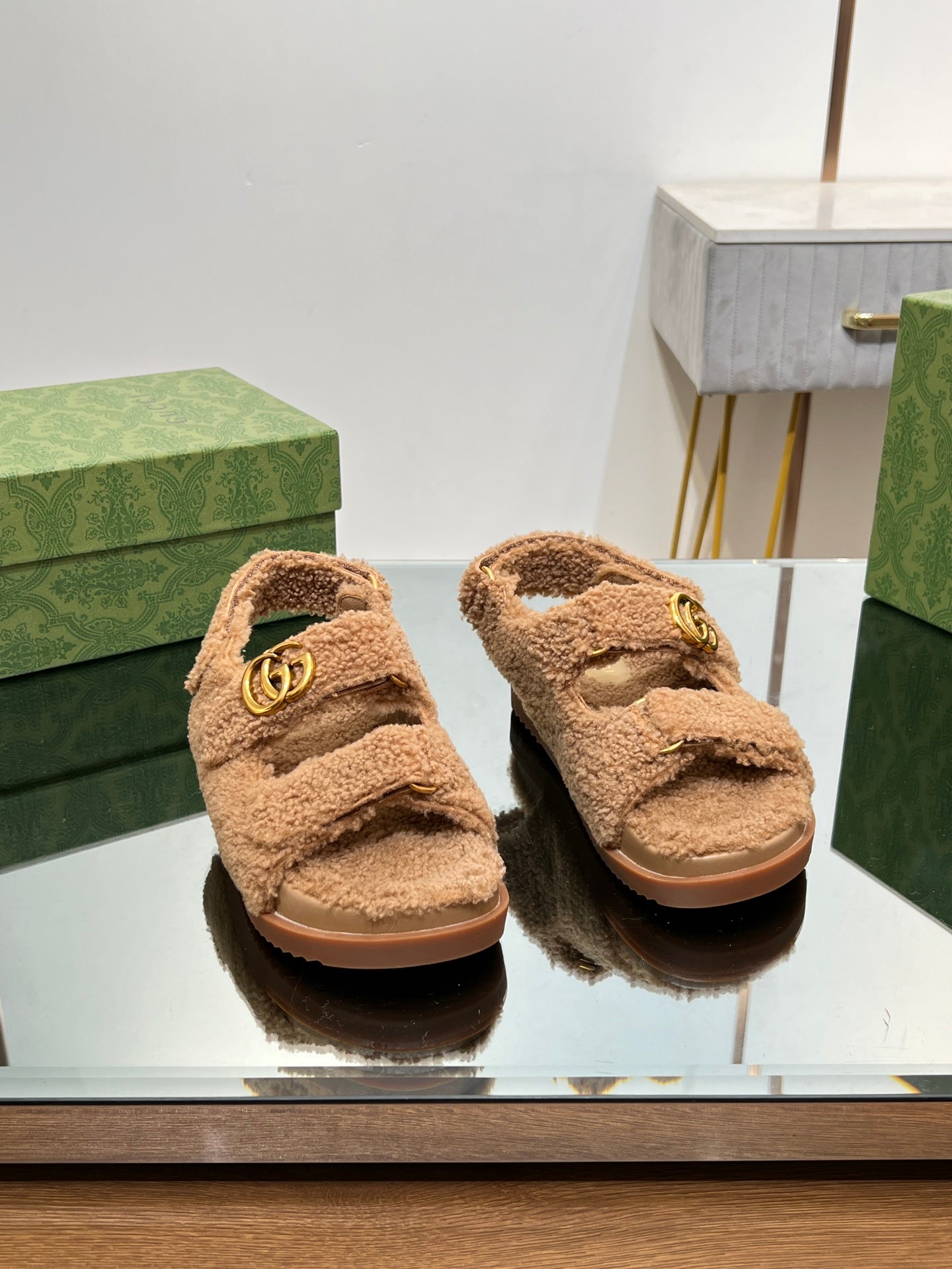GUCCI DAD SANDALS IN CIDER BROWN FLEECE WITH GOLD HARDWARE