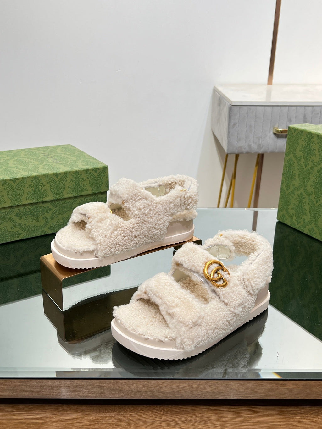 GUCCI DAD SANDALS IN WHITE FLEECE WITH GOLD HARDWARE