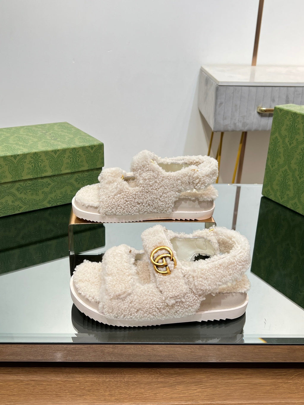 GUCCI DAD SANDALS IN WHITE FLEECE WITH GOLD HARDWARE