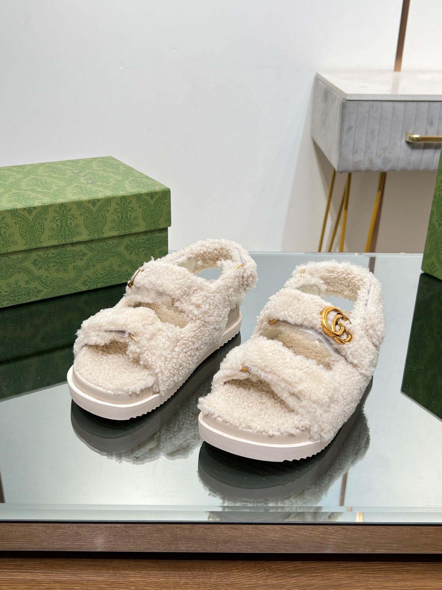 GUCCI DAD SANDALS IN WHITE FLEECE WITH GOLD HARDWARE