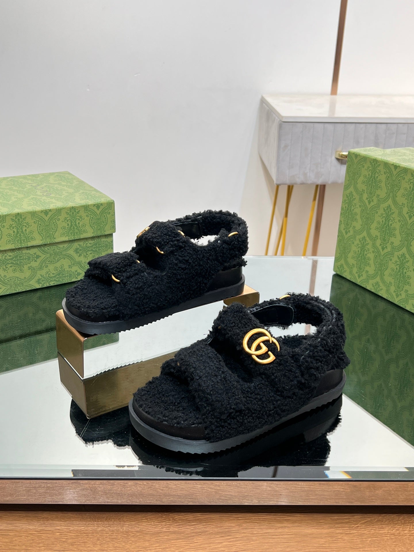 GUCCI DAD SANDALS IN BLACK FLEECE WITH GOLD HARDWARE