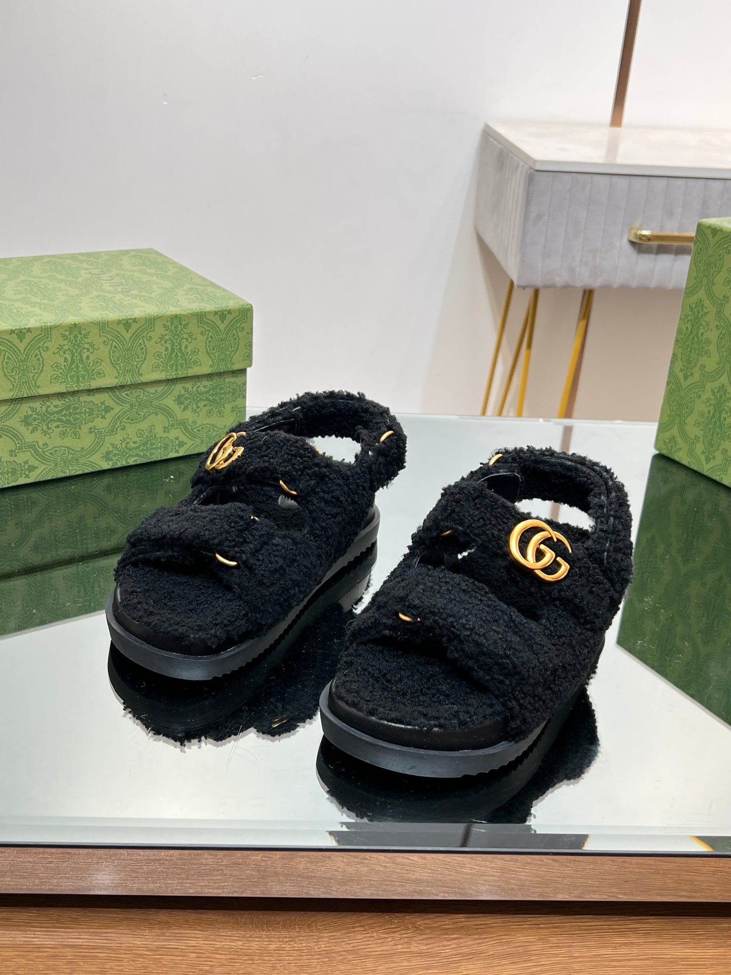 GUCCI DAD SANDALS IN BLACK FLEECE WITH GOLD HARDWARE