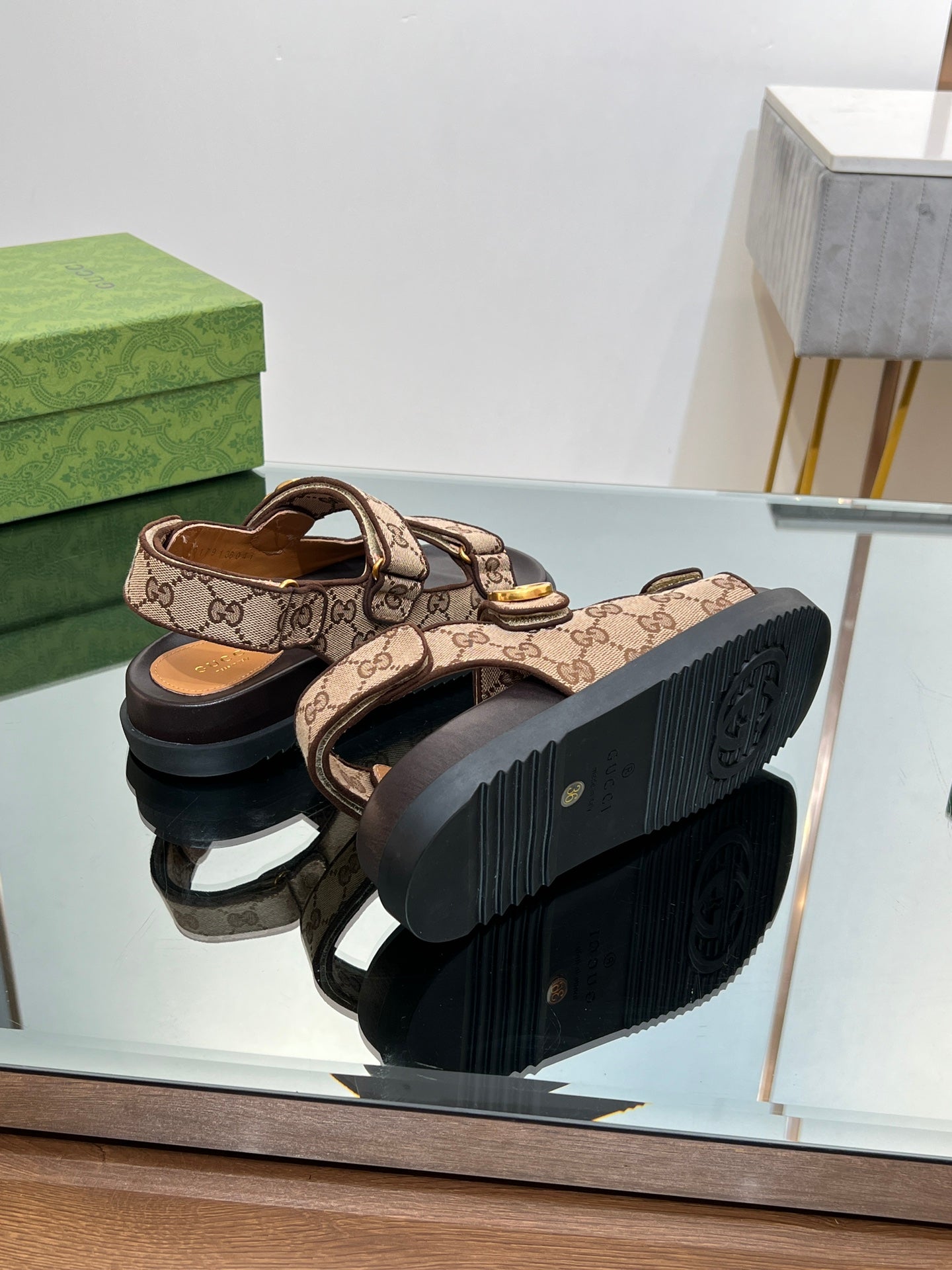 GUCCI SANDAL WITH DOUBLE G PECAN CARO LAMBSKIN