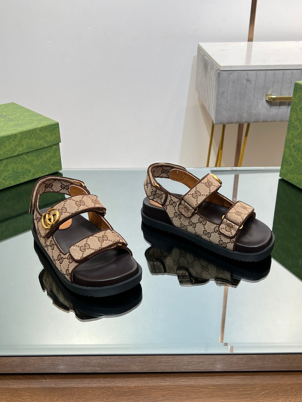 GUCCI SANDAL WITH DOUBLE G PECAN CARO LAMBSKIN