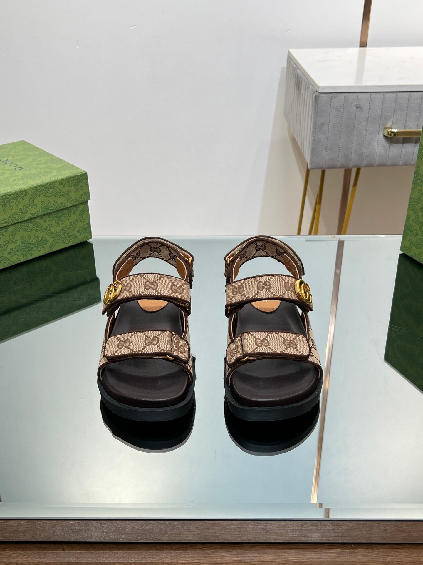 GUCCI SANDAL WITH DOUBLE G PECAN CARO LAMBSKIN