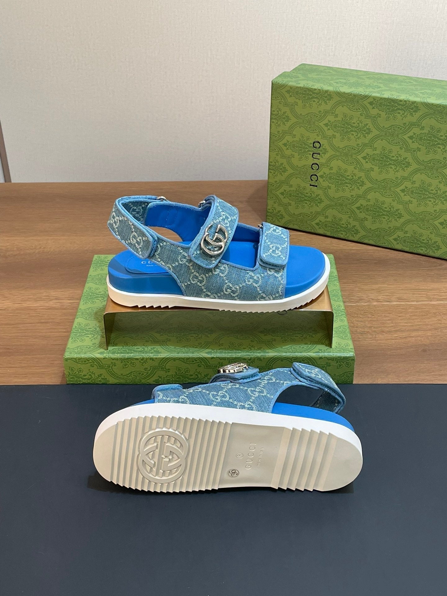 GUCCI SANDAL WITH DOUBLE G SKY CARO LAMBSKIN