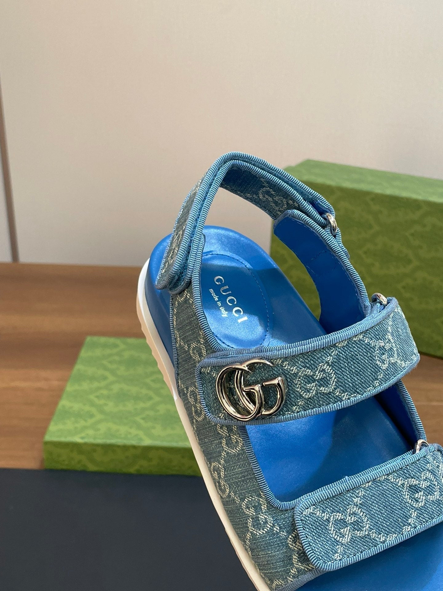 GUCCI SANDAL WITH DOUBLE G SKY CARO LAMBSKIN