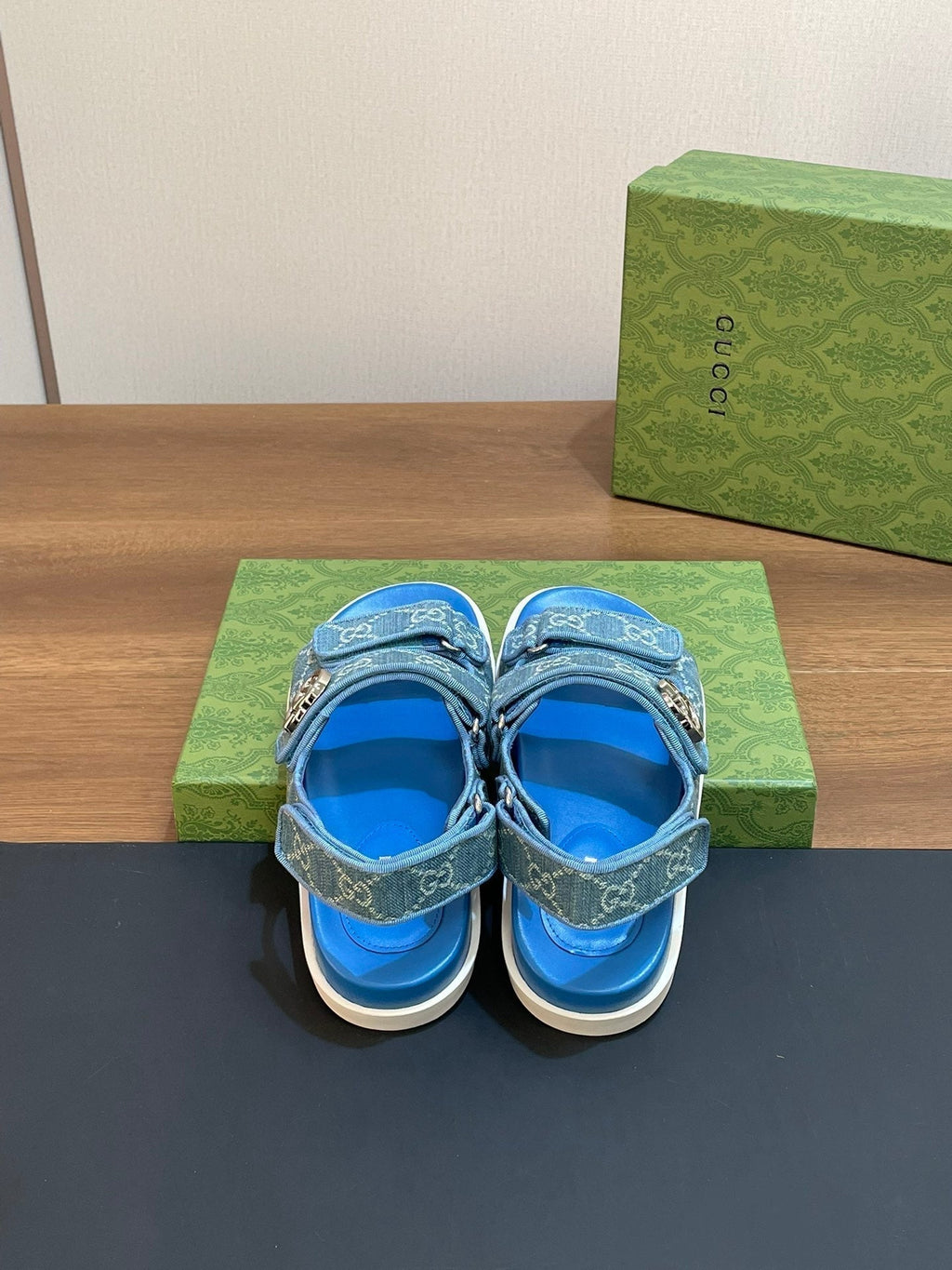 GUCCI SANDAL WITH DOUBLE G SKY CARO LAMBSKIN