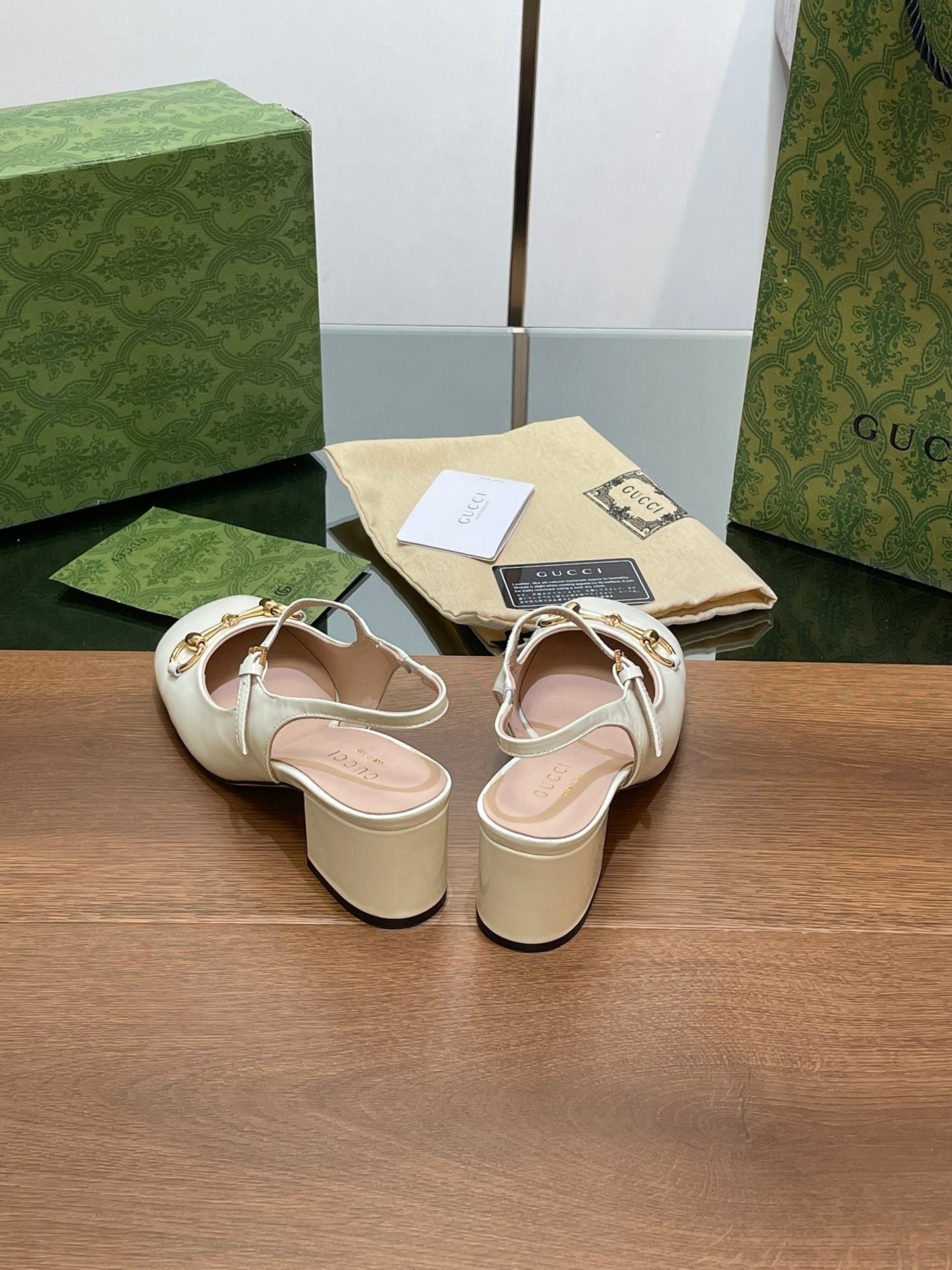 GUCCI HORSEBIT PUMP WHITE LAMBSKIN