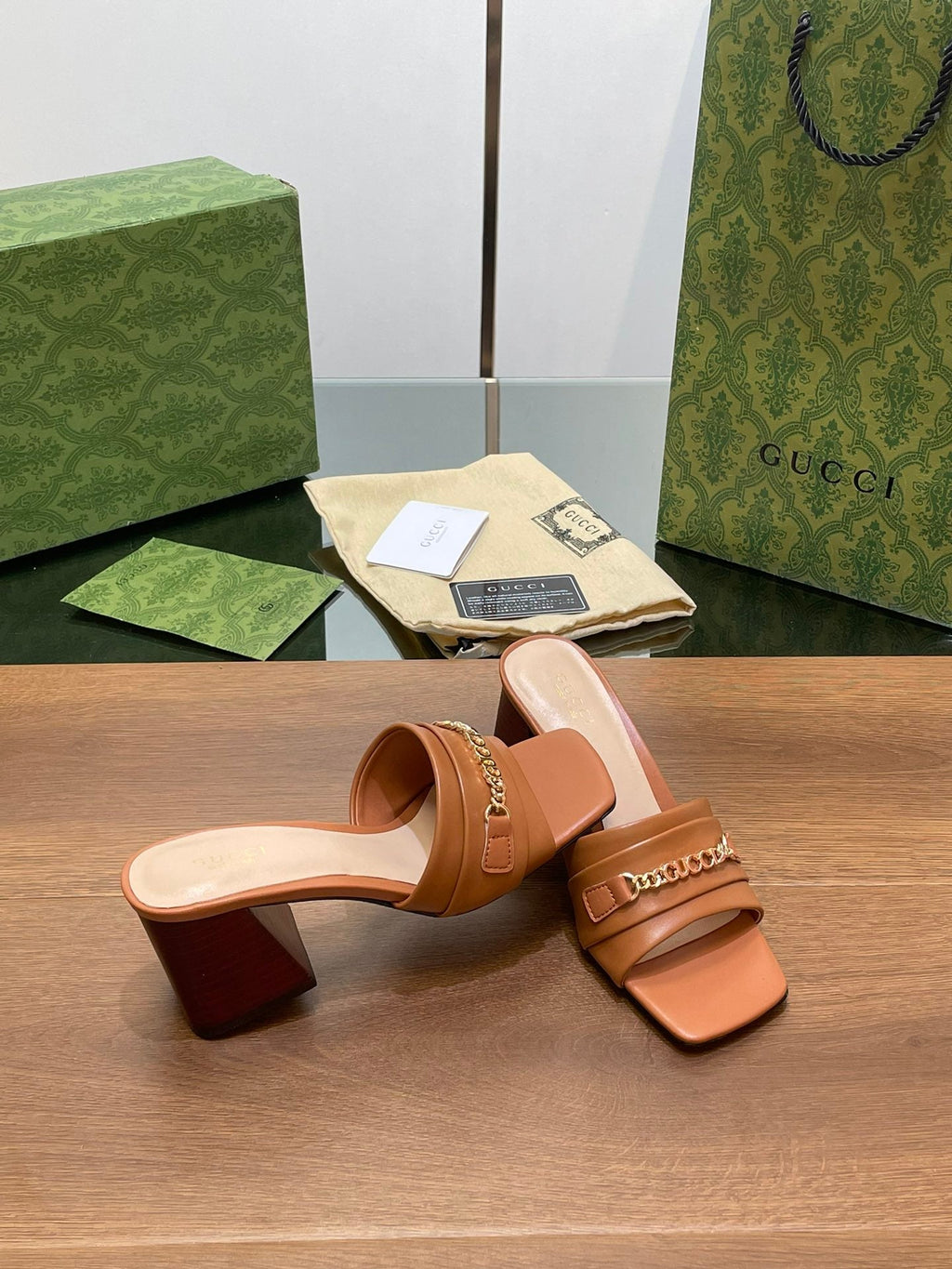 GUCCI SIGNORIA SLIDE SANDAL CARAMEL DENIM