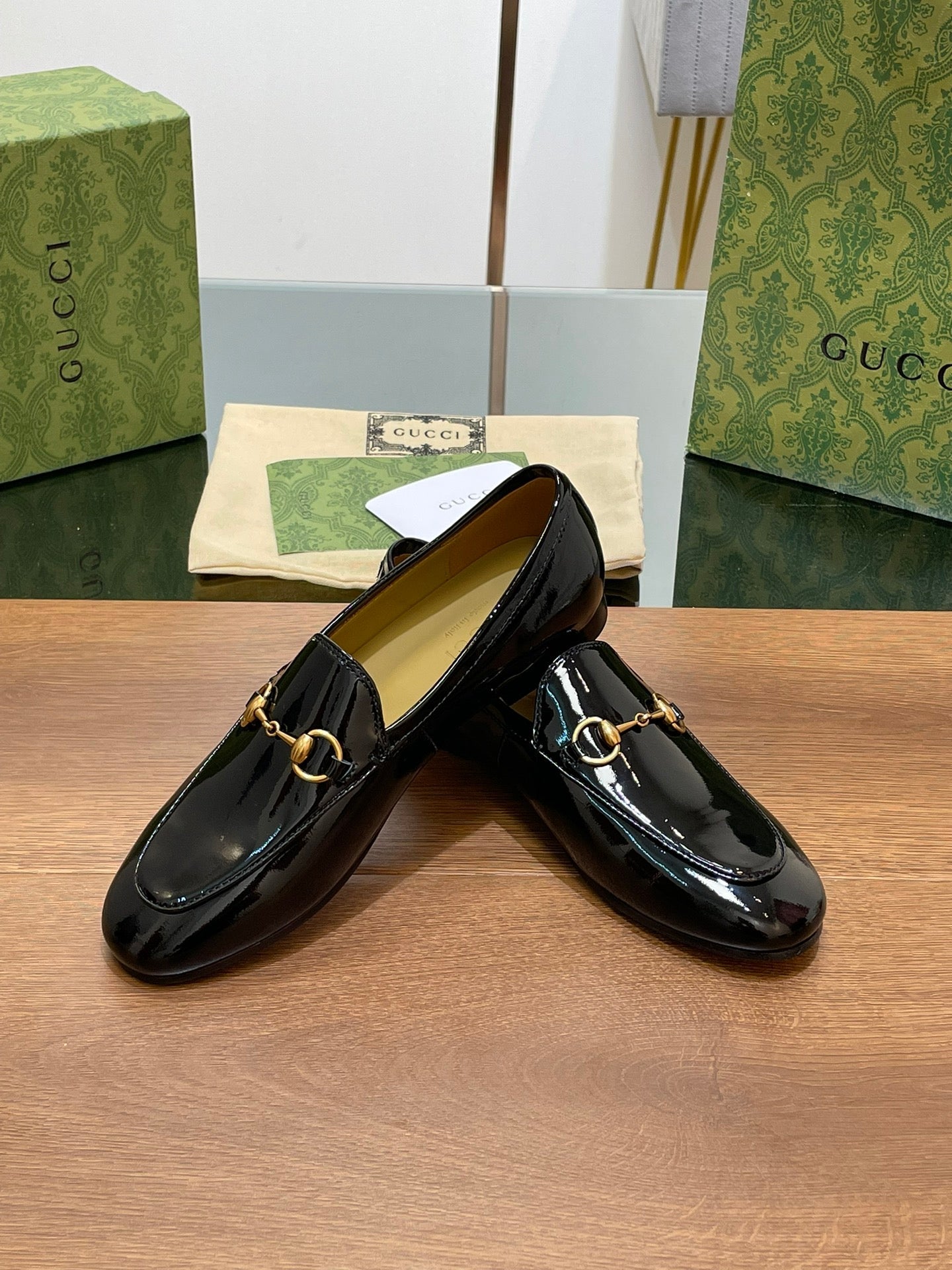 GUCCI JORDAAN LOAFER GLOSSY BLACK LAMBSKIN