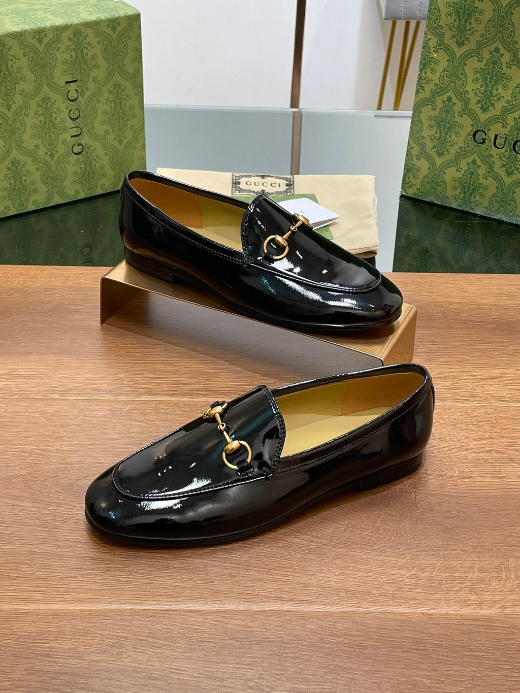 GUCCI JORDAAN LOAFER GLOSSY BLACK LAMBSKIN