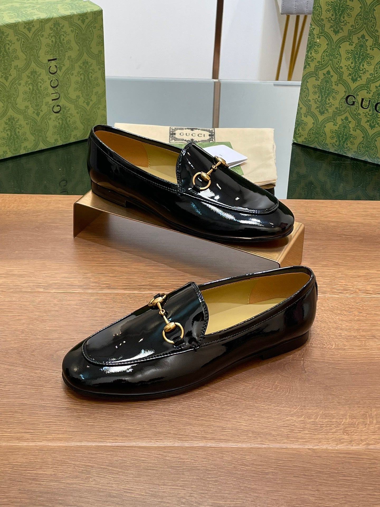 GUCCI JORDAAN LOAFER GLOSSY BLACK LAMBSKIN