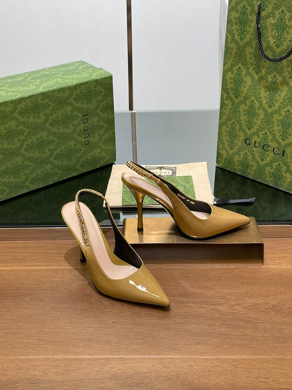 GUCCI HIGH SLINGBACK 10.5 CM IN DIJON YELLOW GLOSSY CALFSKIN WITH GOLD HARDWARE