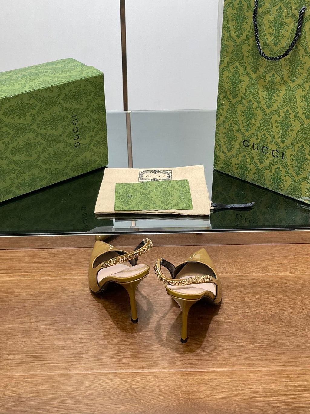 GUCCI HIGH SLINGBACK 10.5 CM IN DIJON YELLOW GLOSSY CALFSKIN WITH GOLD HARDWARE