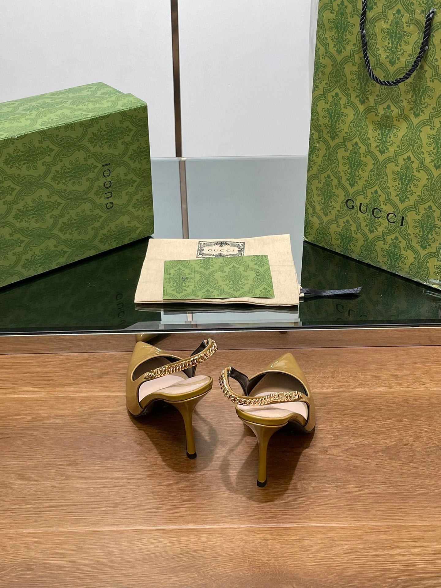 GUCCI HIGH SLINGBACK 10.5 CM IN DIJON YELLOW GLOSSY CALFSKIN WITH GOLD HARDWARE