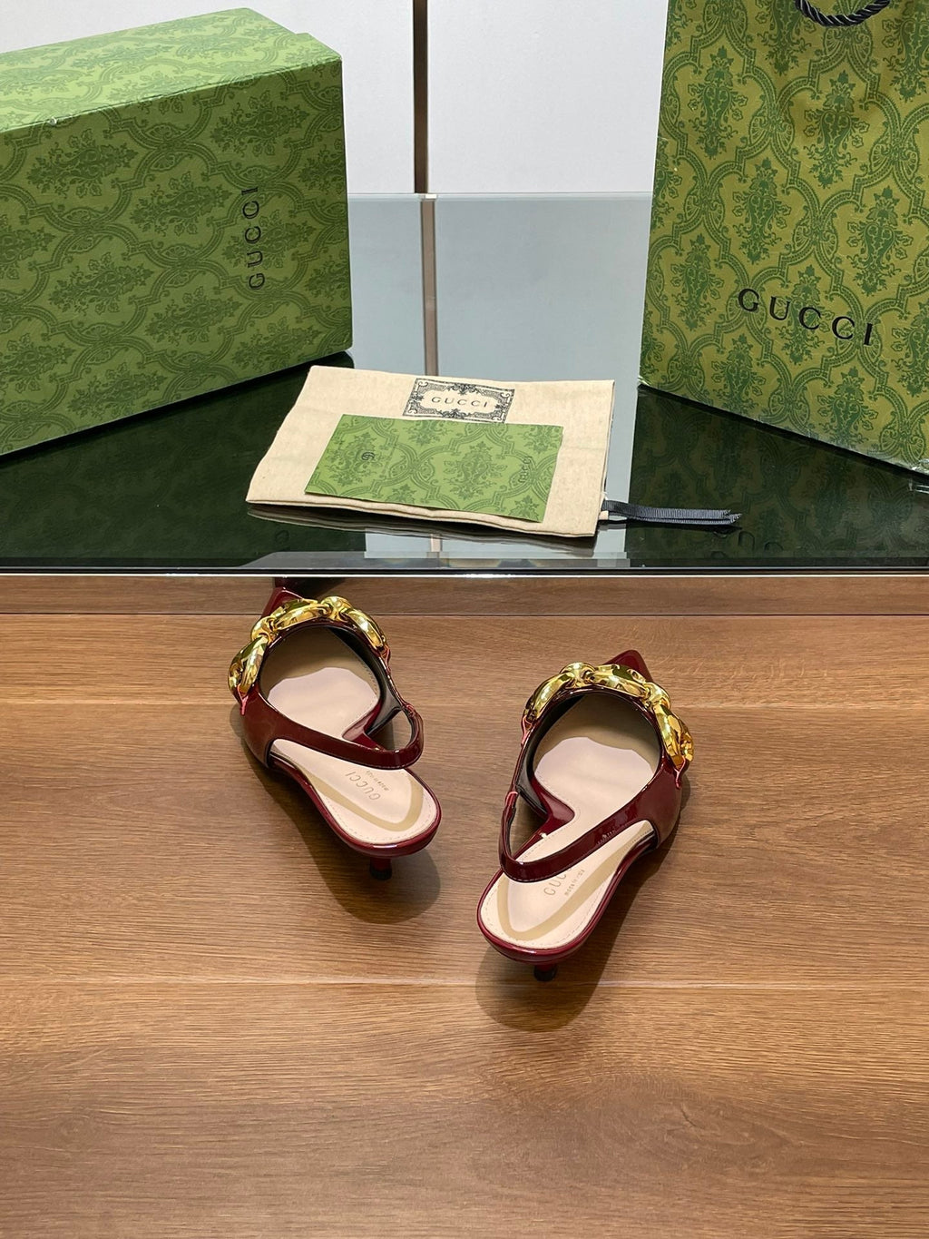 GUCCI MID-HEELED SLINGBACK 4.5 CM IN WINE RED GLOSSY CALFSKIN WITH GOLD HARDWARE