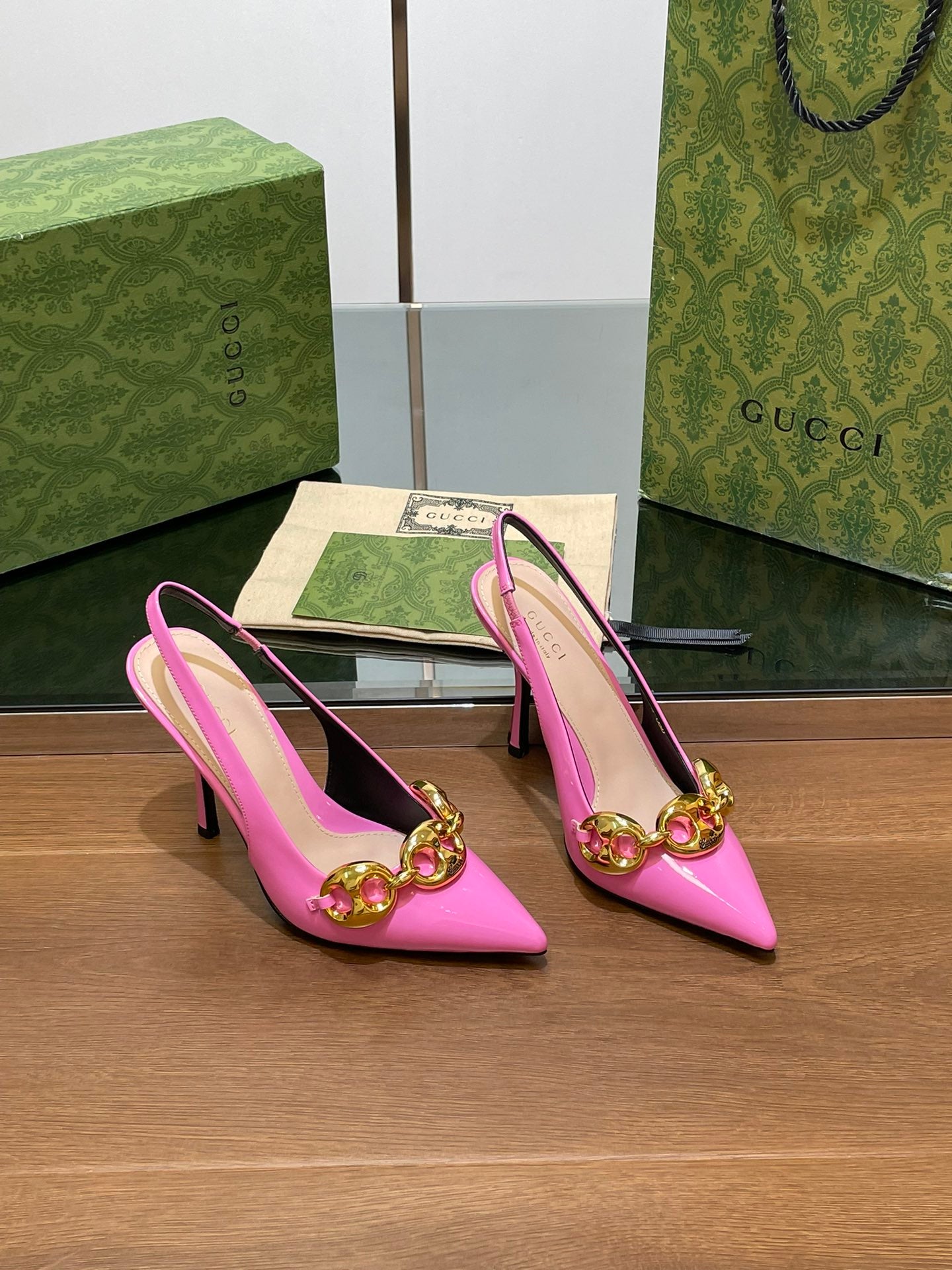GUCCI HIGH SLINGBACK 10.5 CM IN FUSICA PINK GLOSSY CALFSKIN WITH GOLD HARDWARE