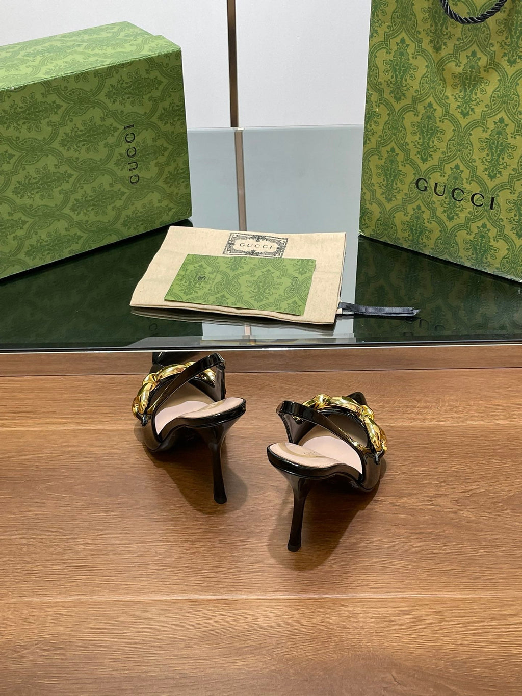 GUCCI HIGH SLINGBACK 10.5 CM IN BLACK GLOSSY CALFSKIN WITH GOLD HARDWARE