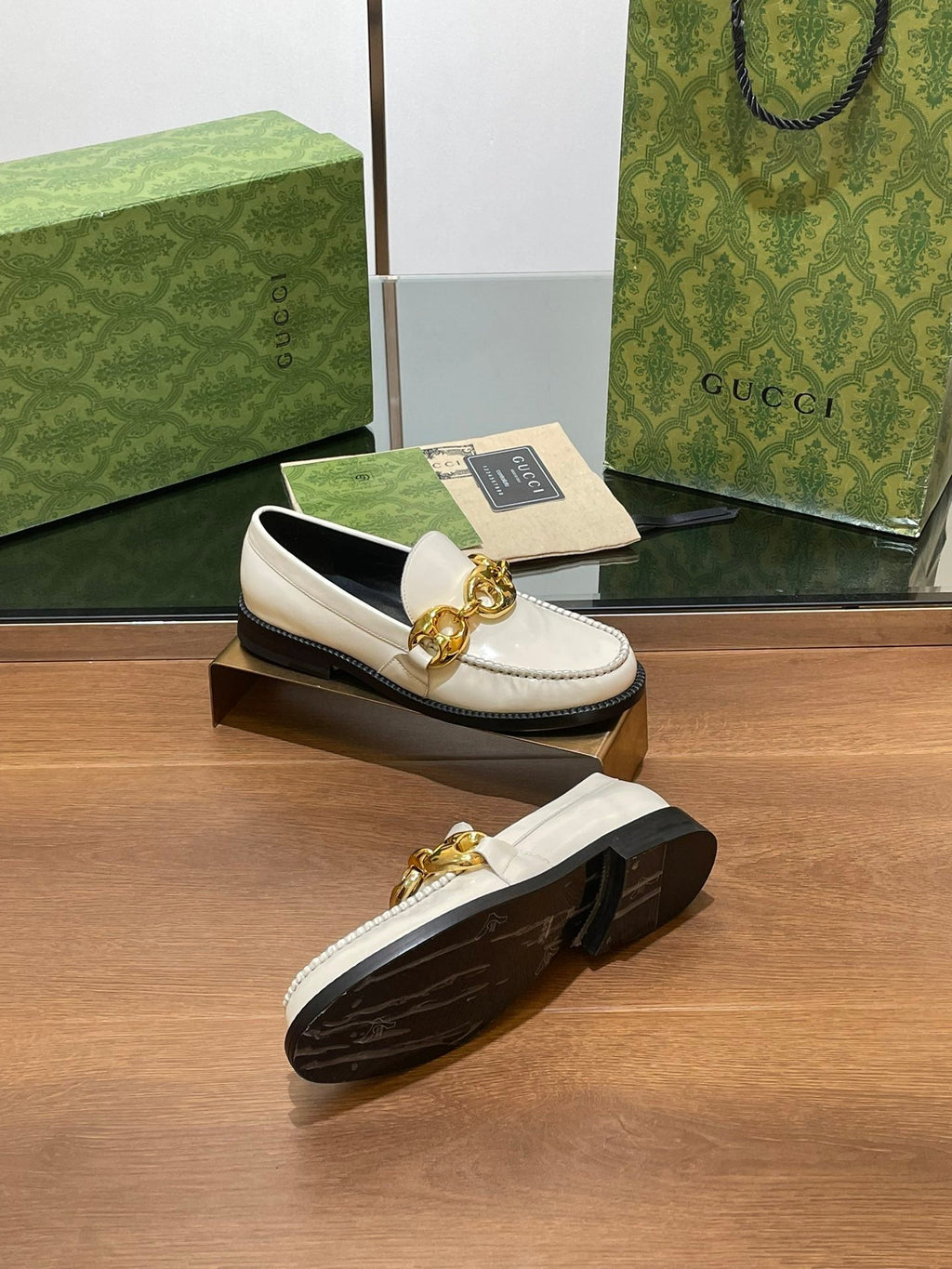 GUCCI LOAFER SHOES IN WHITE CALFSKIN WITH GOLD HARDWARE