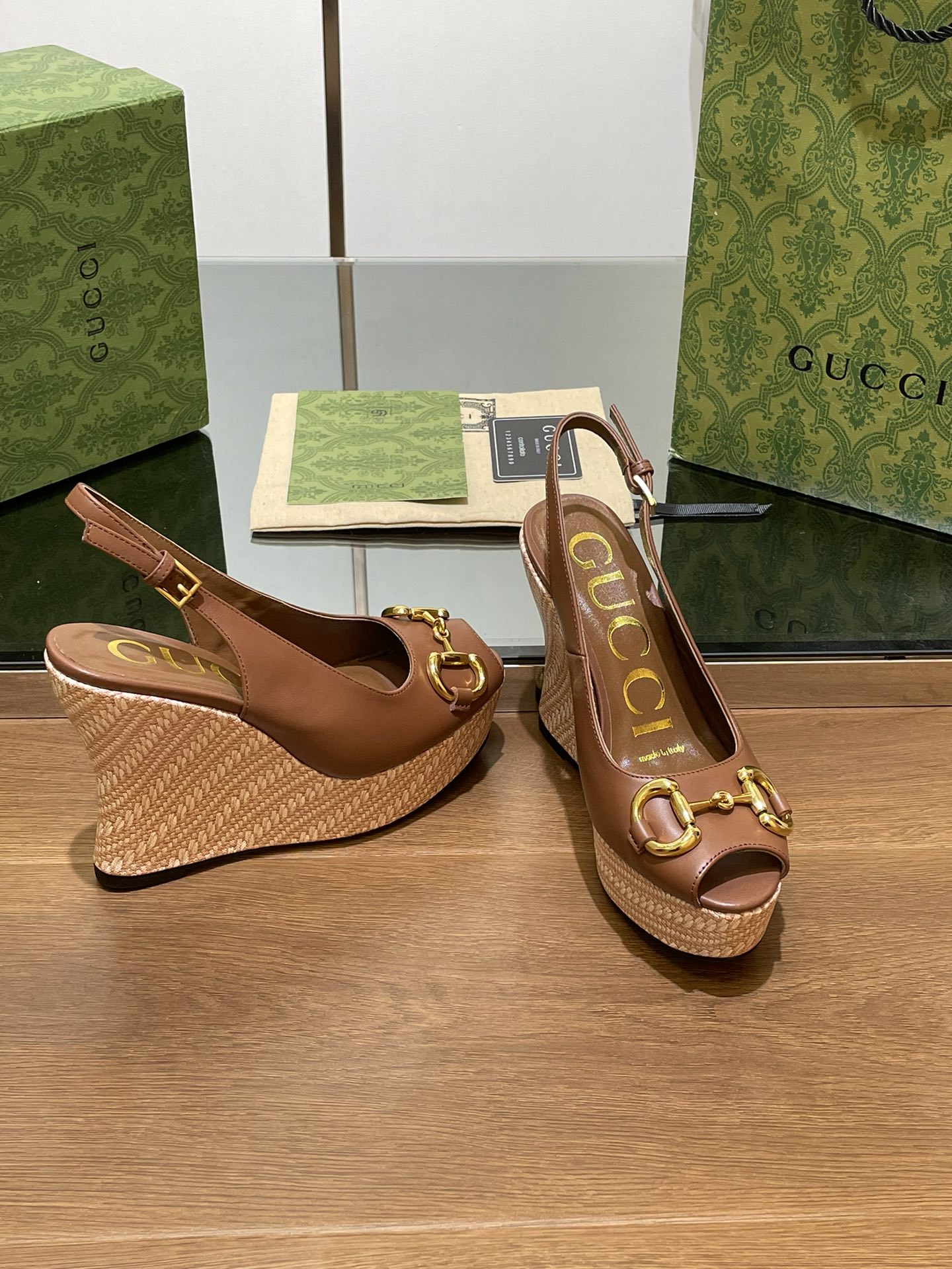 GUCCI WEDGE PLATFORM IN CHOCOLATE BROWN CALFSKIN WITH GOLD HARDWARE