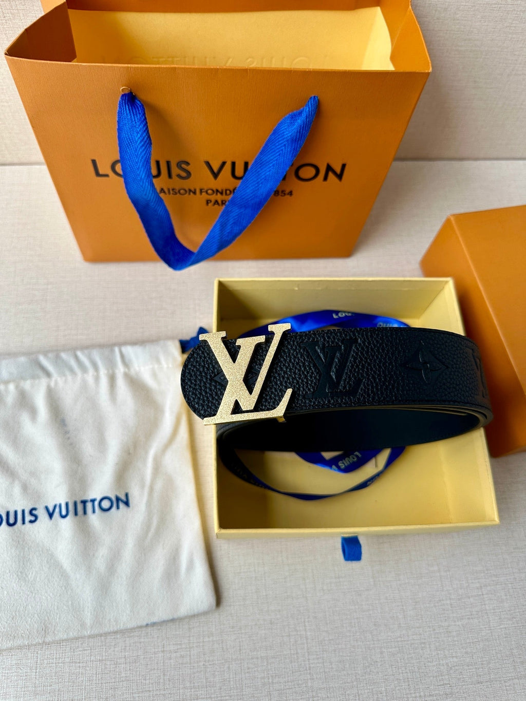 LOUIS VUITTON LV 25S BELT 40 MM IN BLACK CALFSKIN WITH GOLD HARDWARE 593267