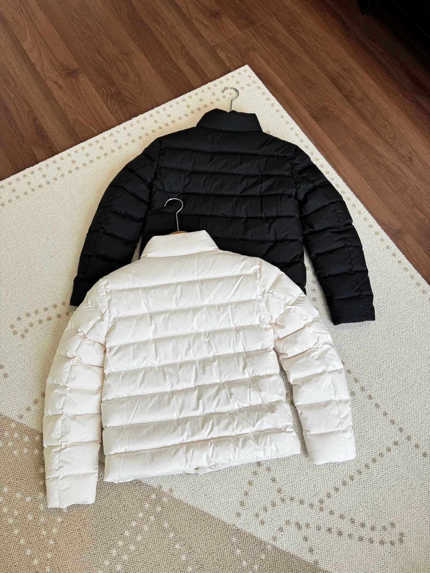 MONCLER 25S LIGHTWEIGHT STAND-COLLAR DOWN JACKET 221