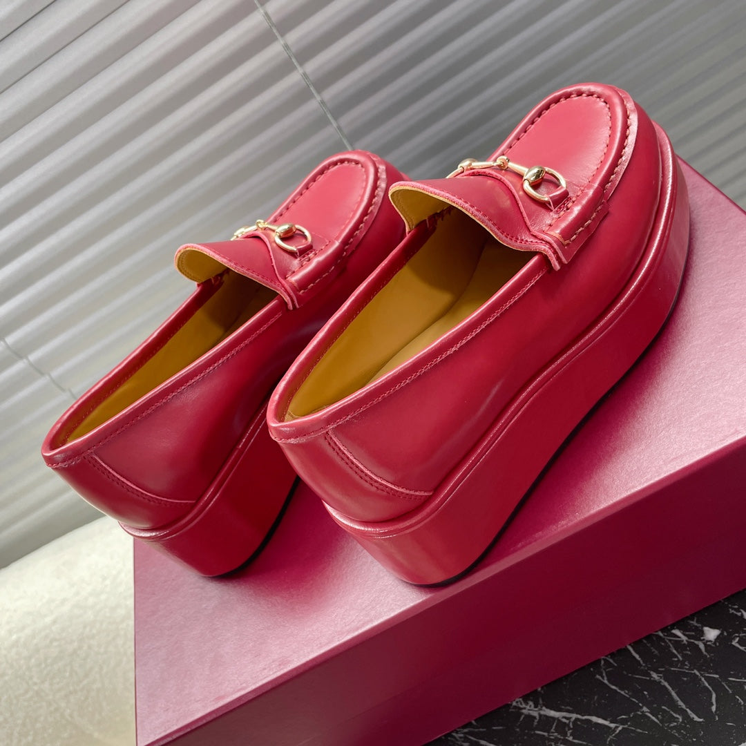 GUCCI HORSEBIT PLATFORM LOAFER IN CRIMSON RED CALFSKIN