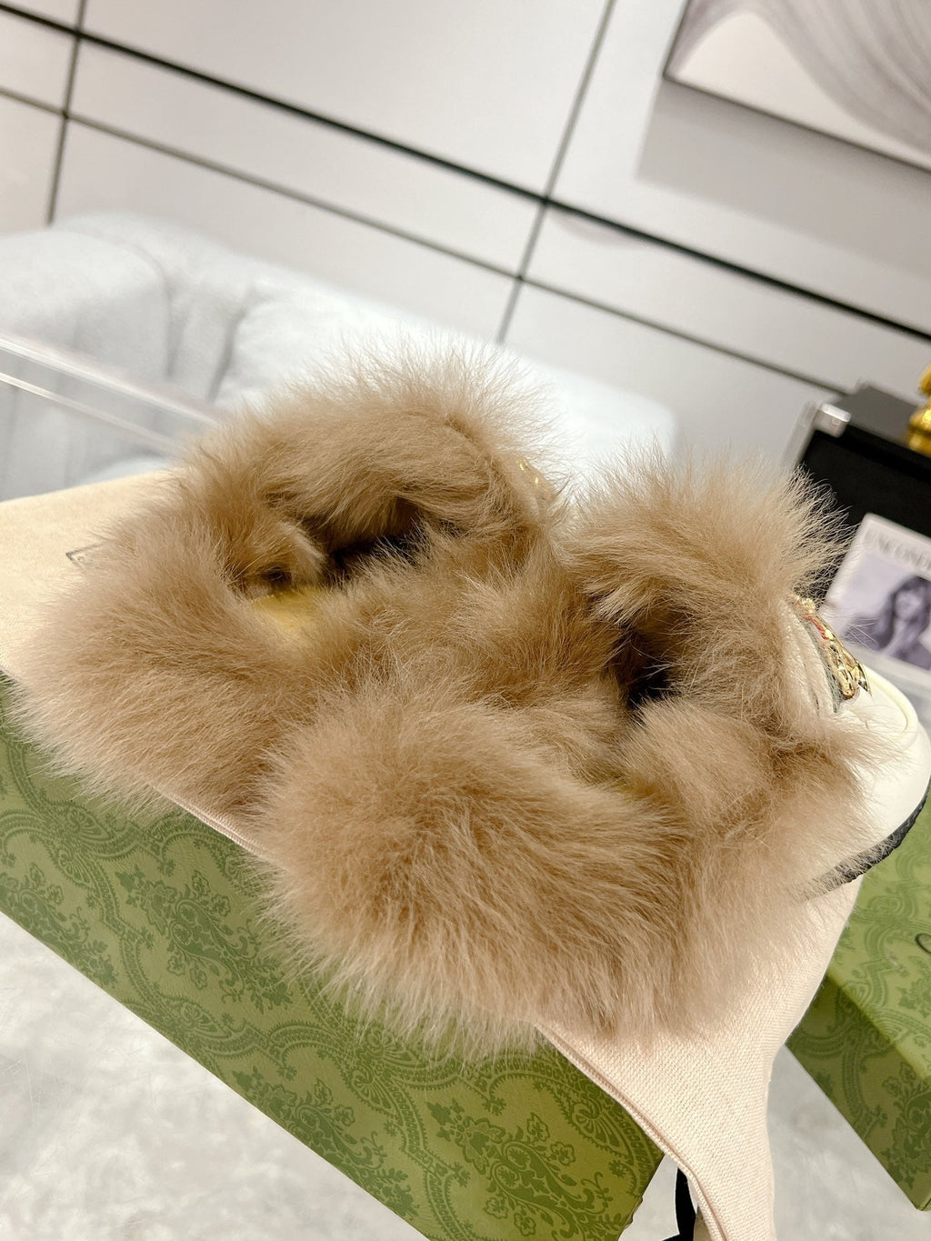 GUCCI HORSEBIT MULE WITH WEB IN WHITE CALFSKIN MIX MINK FUR