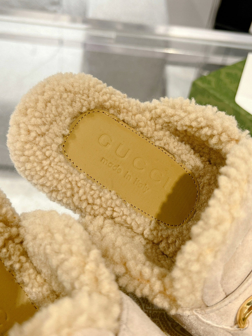 GUCCI HORSEBIT MULE IN BEIGE SUEDE AND FLEECE LINING