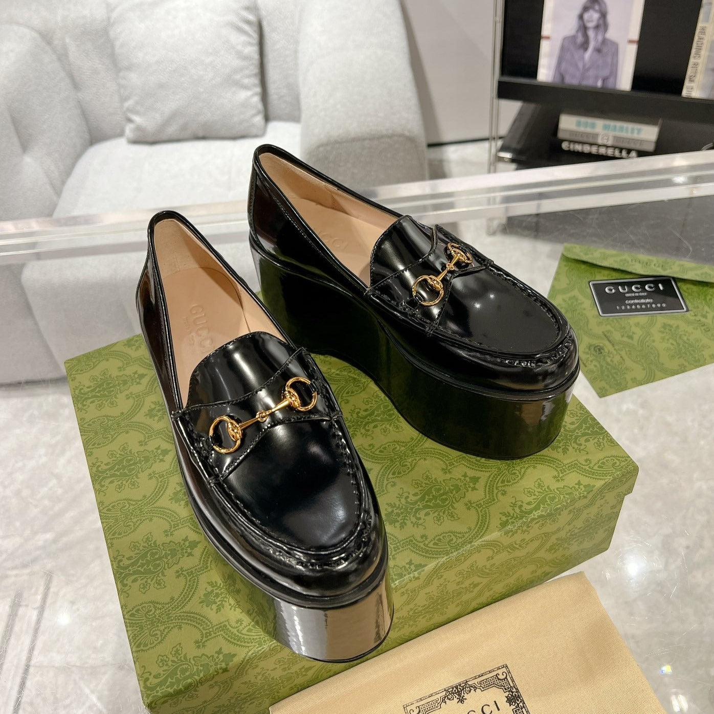 GUCCI HORSEBIT PLATFORM LOAFER GLOSSY BLACK CALFSKIN