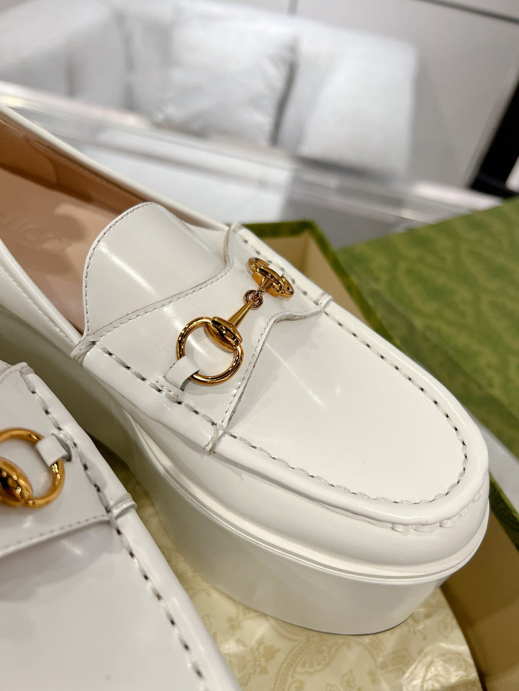 GUCCI HORSEBIT PLATFORM LOAFER WHITE CALFSKIN
