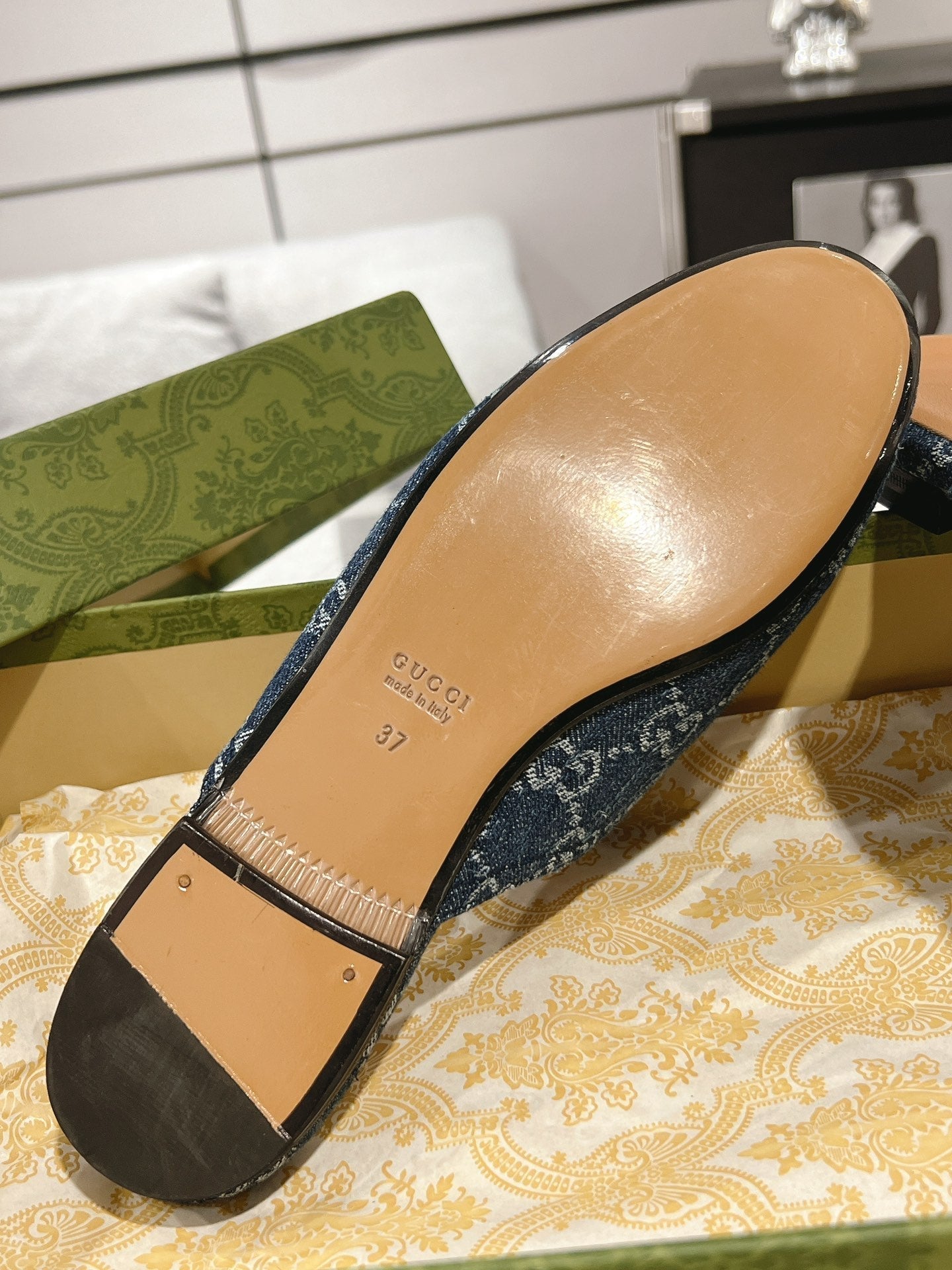 GUCCI MEN'S MULE WITH HORSEBIT IN DENIM BLUE MONOGRAM JACQUARD FABRIC