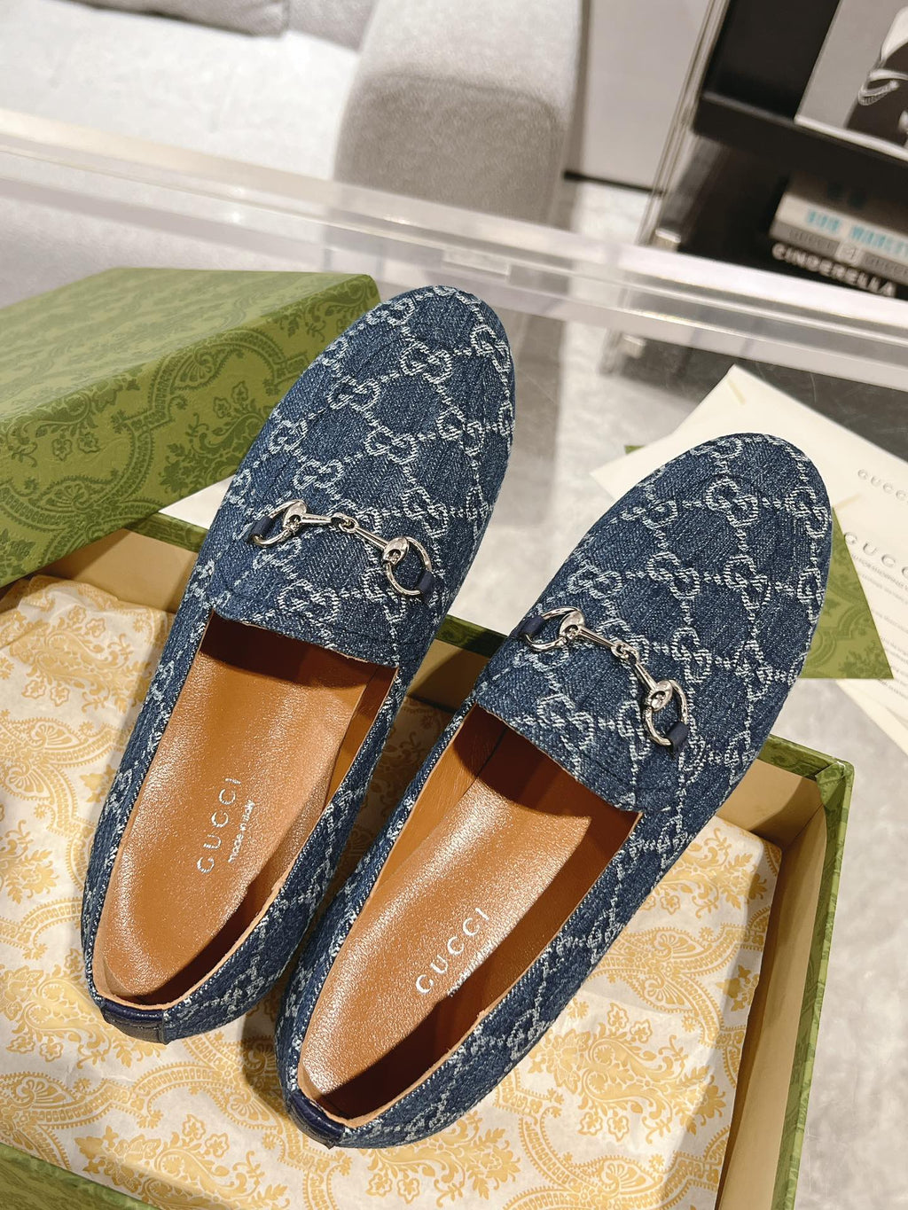 GUCCI MEN'S LOAFER WITH HORSEBIT IN DENIM BLUE MONOGRAM JACQUARD FABRIC