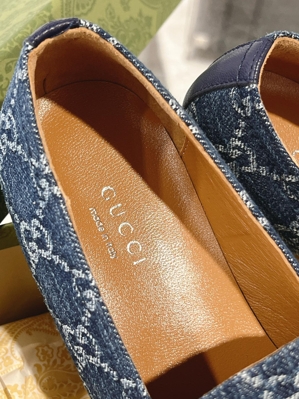 GUCCI MEN'S LOAFER WITH HORSEBIT IN DENIM BLUE MONOGRAM JACQUARD FABRIC