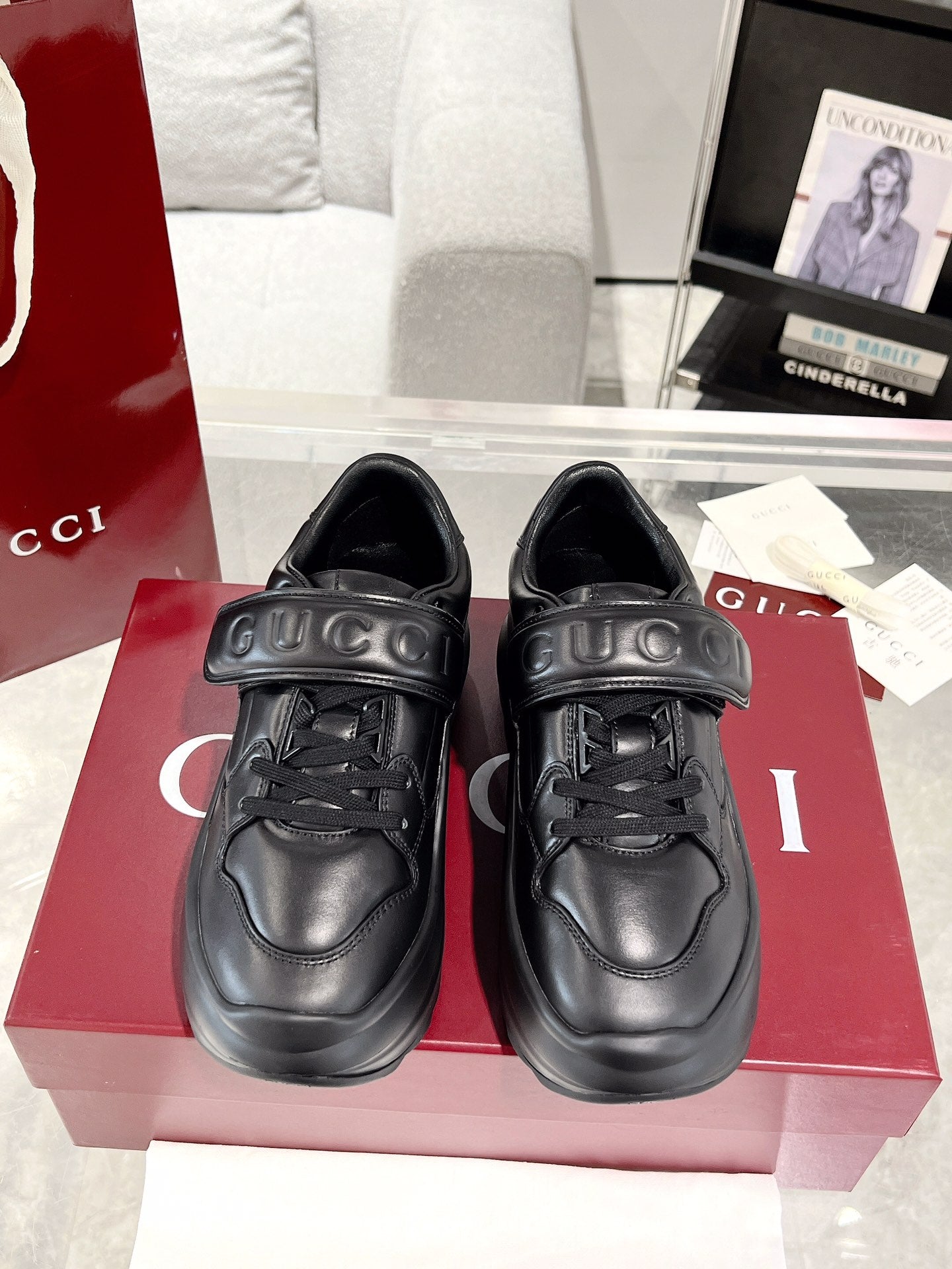 GUCCI WAVE SNEAKER IN BLACK CALFSKIN