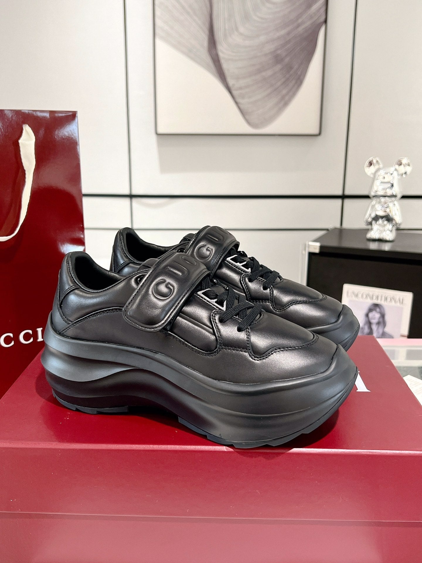 GUCCI WAVE SNEAKER IN BLACK CALFSKIN