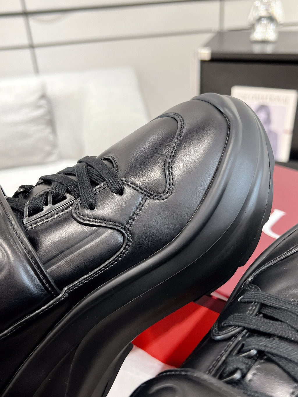 GUCCI WAVE SNEAKER IN BLACK CALFSKIN