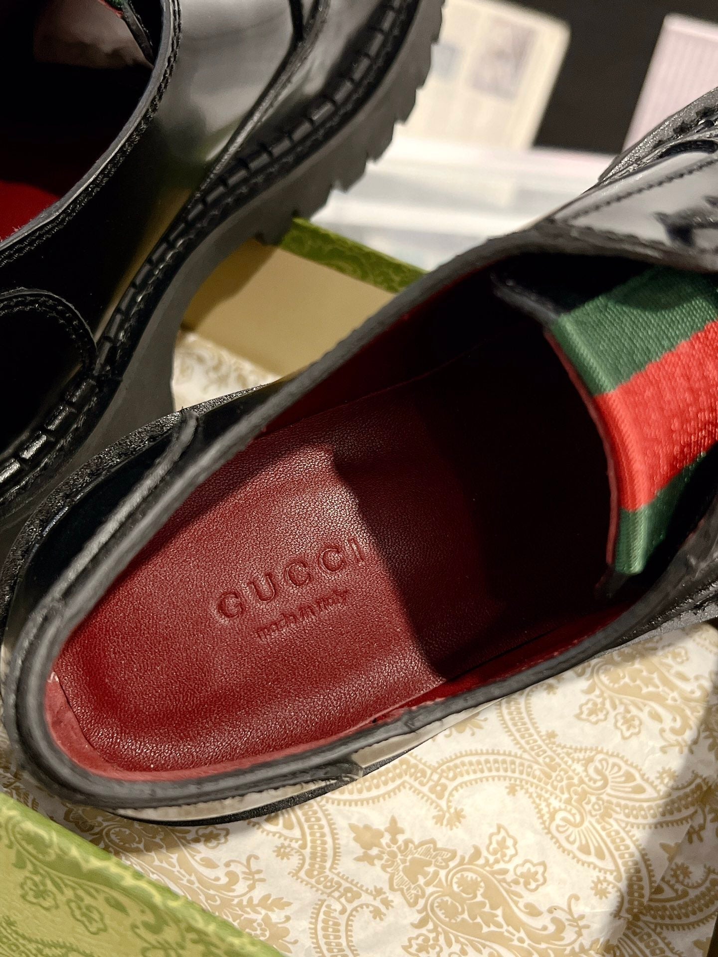 GUCCI LACE-UP LOAFER WITH WEB IN BLACK SHINY LEATHER