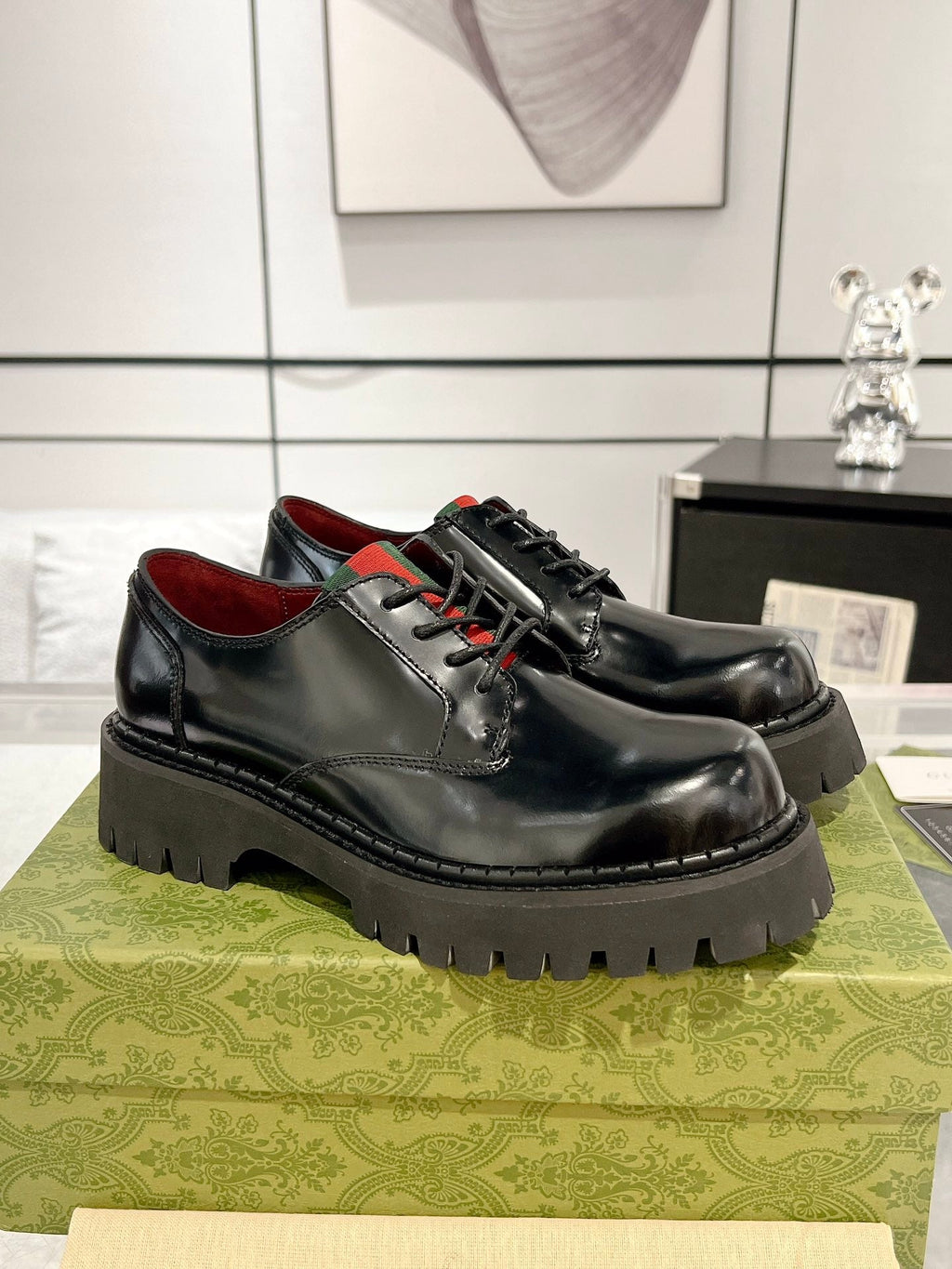 GUCCI LACE-UP LOAFER WITH WEB IN BLACK SHINY LEATHER