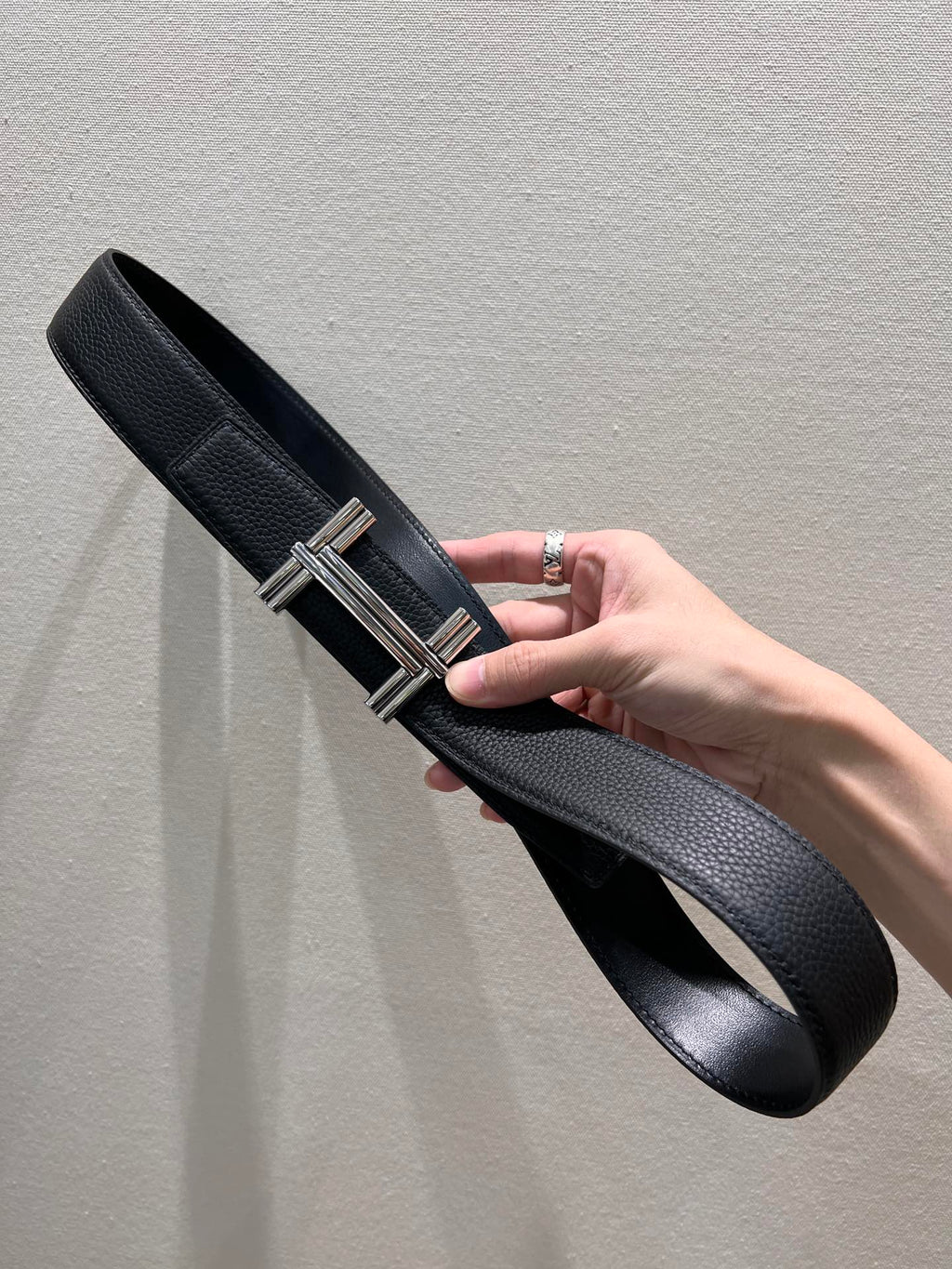 HERMES TRAVERSE BELT BUCKLE & REVERSIBLE BLACK LEATHER STRAP 38 MM SILVER HARDWARE