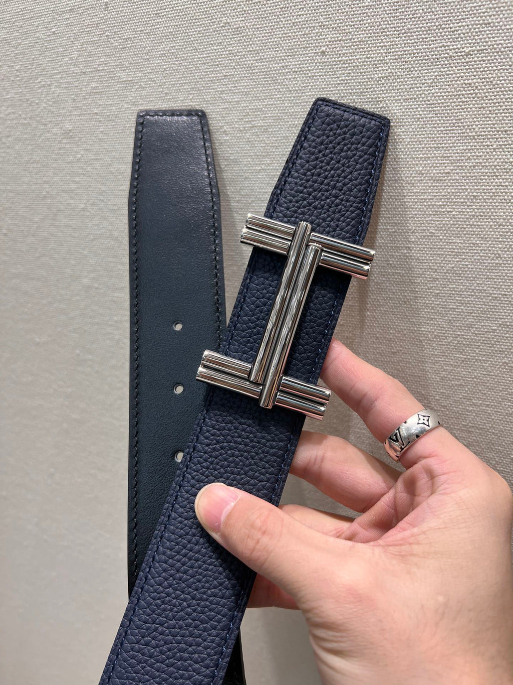 HERMES TRAVERSE BELT BUCKLE & REVERSIBLE NAVY BLUE LEATHER STRAP 38 MM SILVER HARDWARE