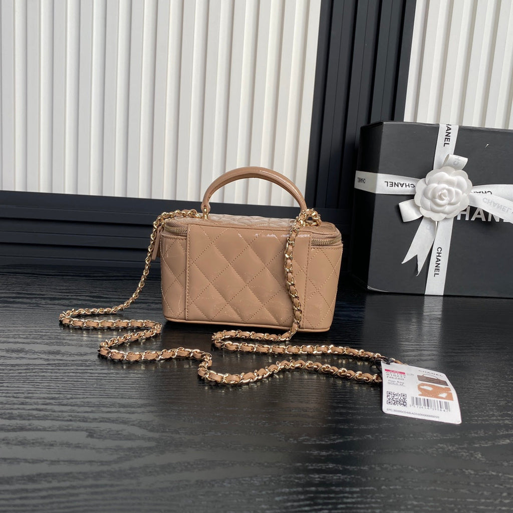 CHANEL 25S VANITY CASE 17 IN TAN BROWN PATENT CALFSKIN GOLD HARDWARE