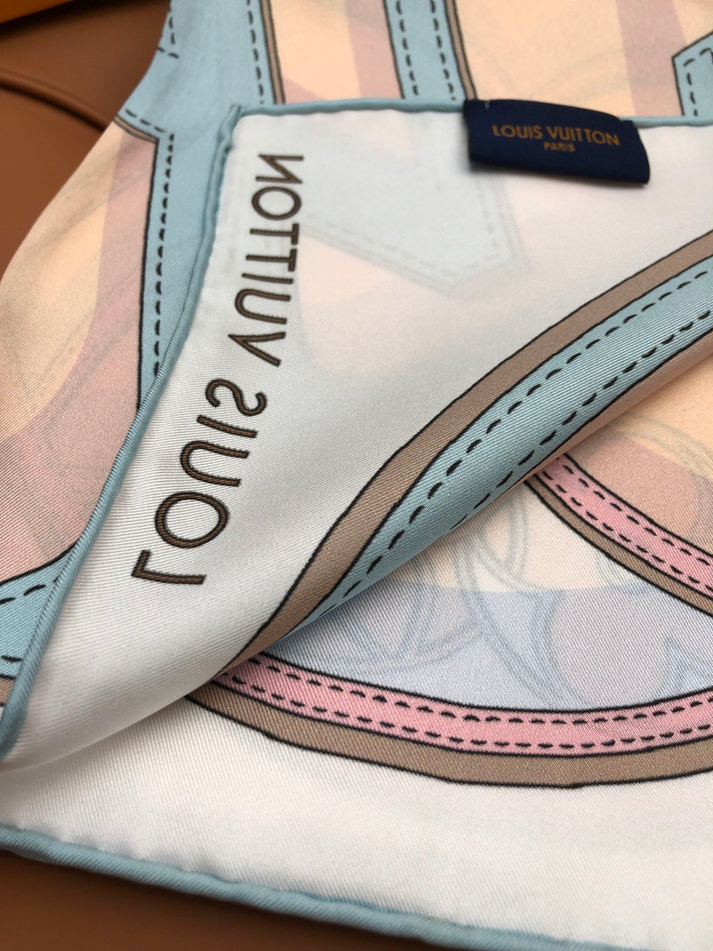 LOUIS VUITTON LV SCARF 90 CM IN SILK 704578