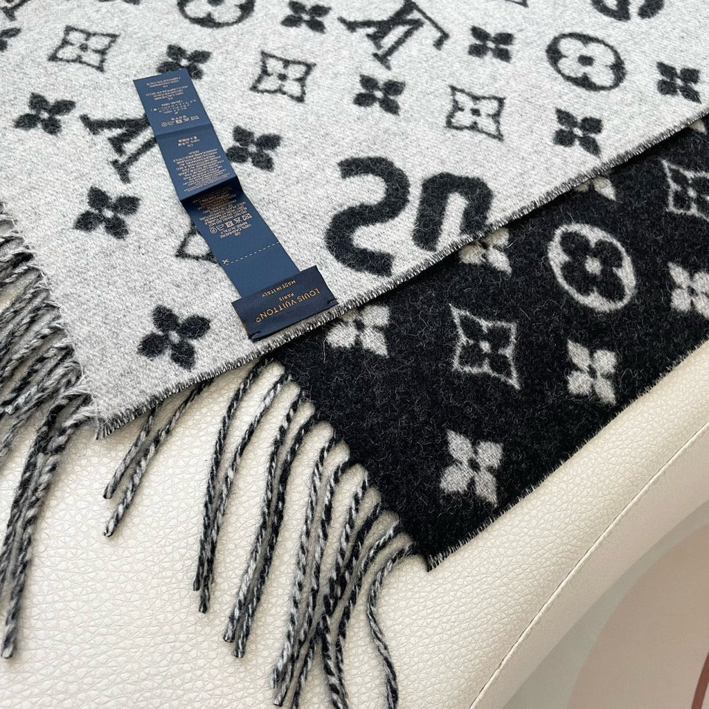 LOUIS VUITTON SUPREME X MONOGRAM 180 CM SCARF IN BLACK WOOL AND CASHMERE 392943