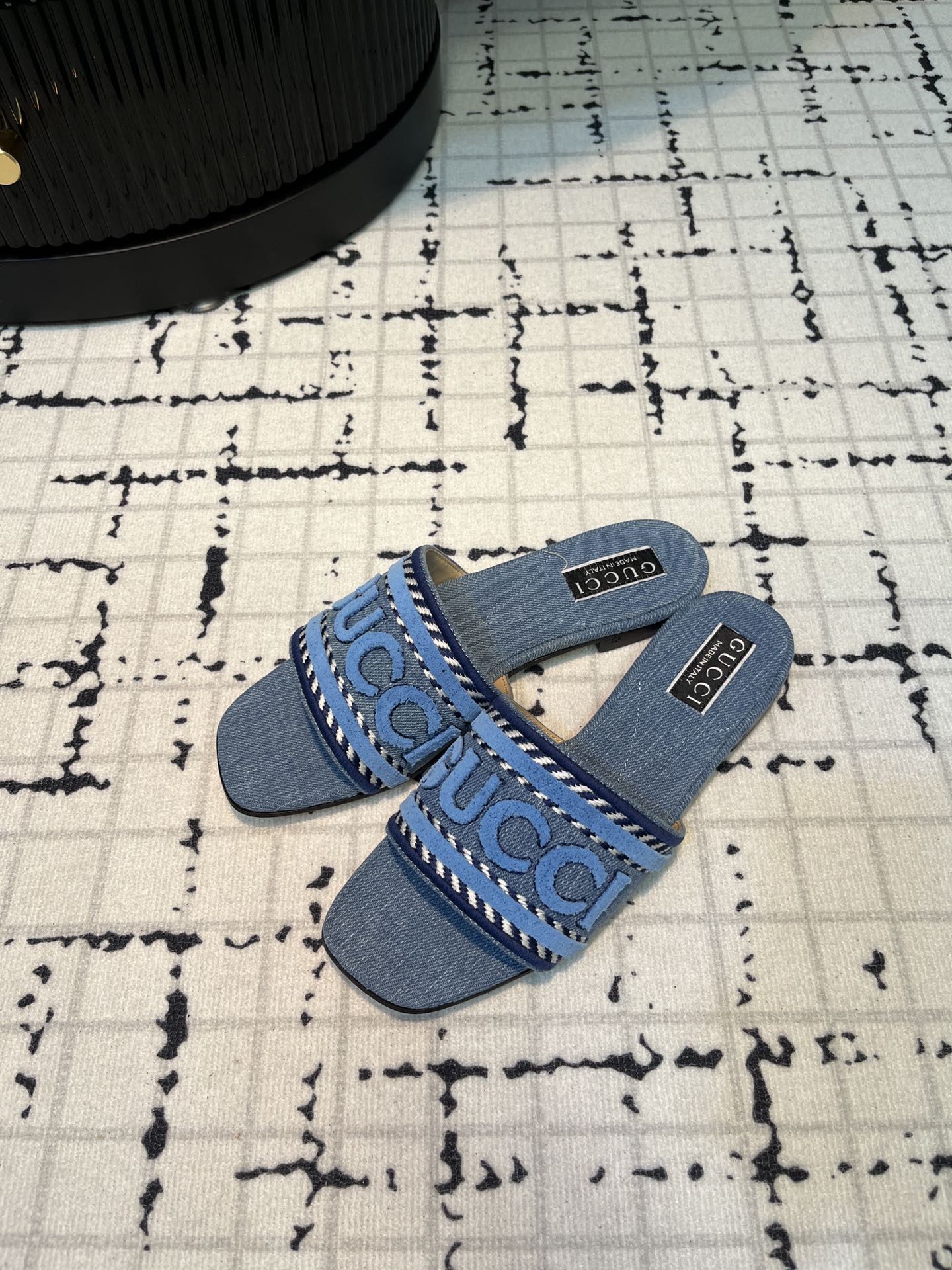 GUCCI SLIDE SANDAL WITH  SCRIPT TEAL DENIM
