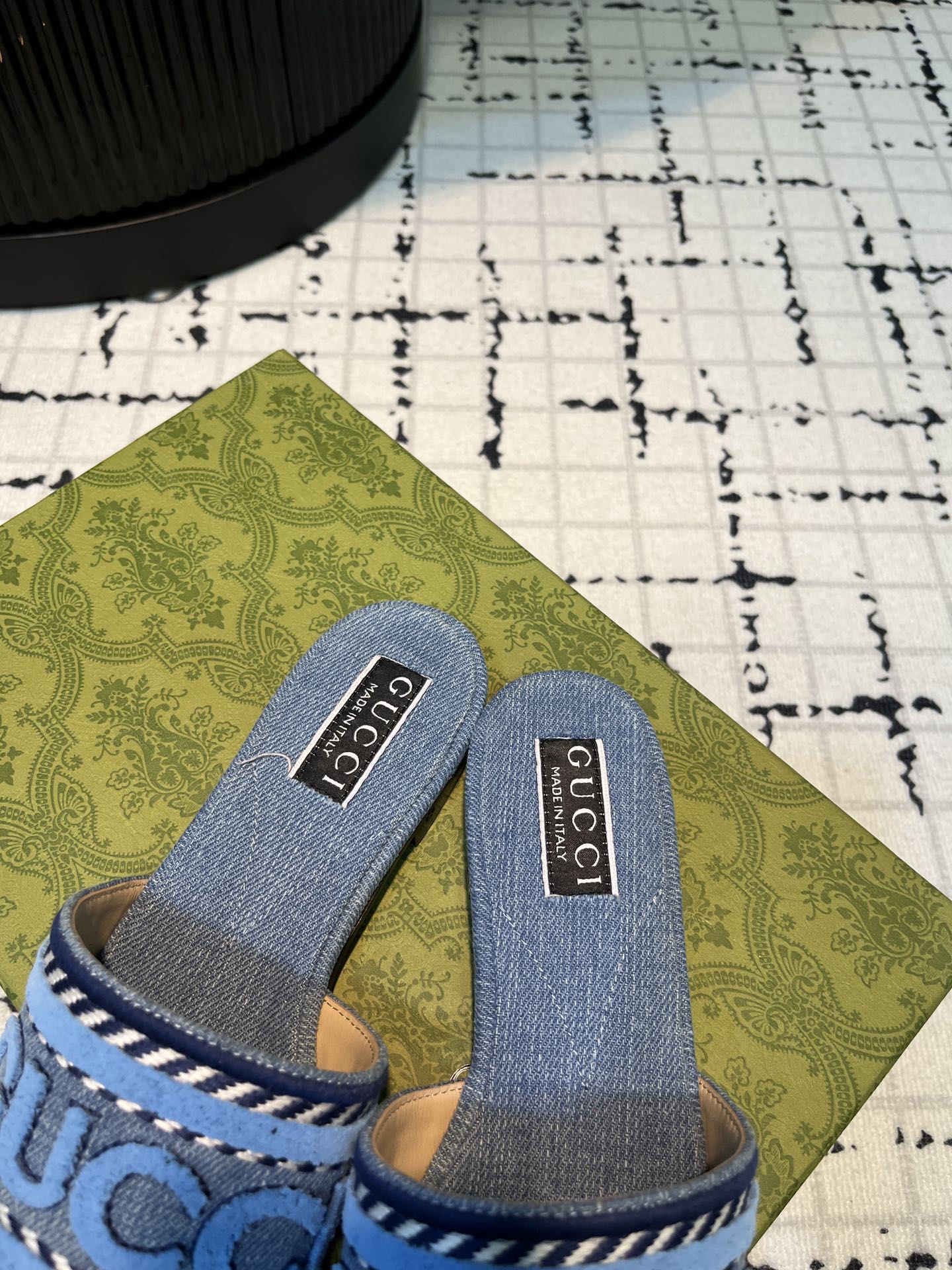 GUCCI SLIDE SANDAL WITH  SCRIPT TEAL DENIM