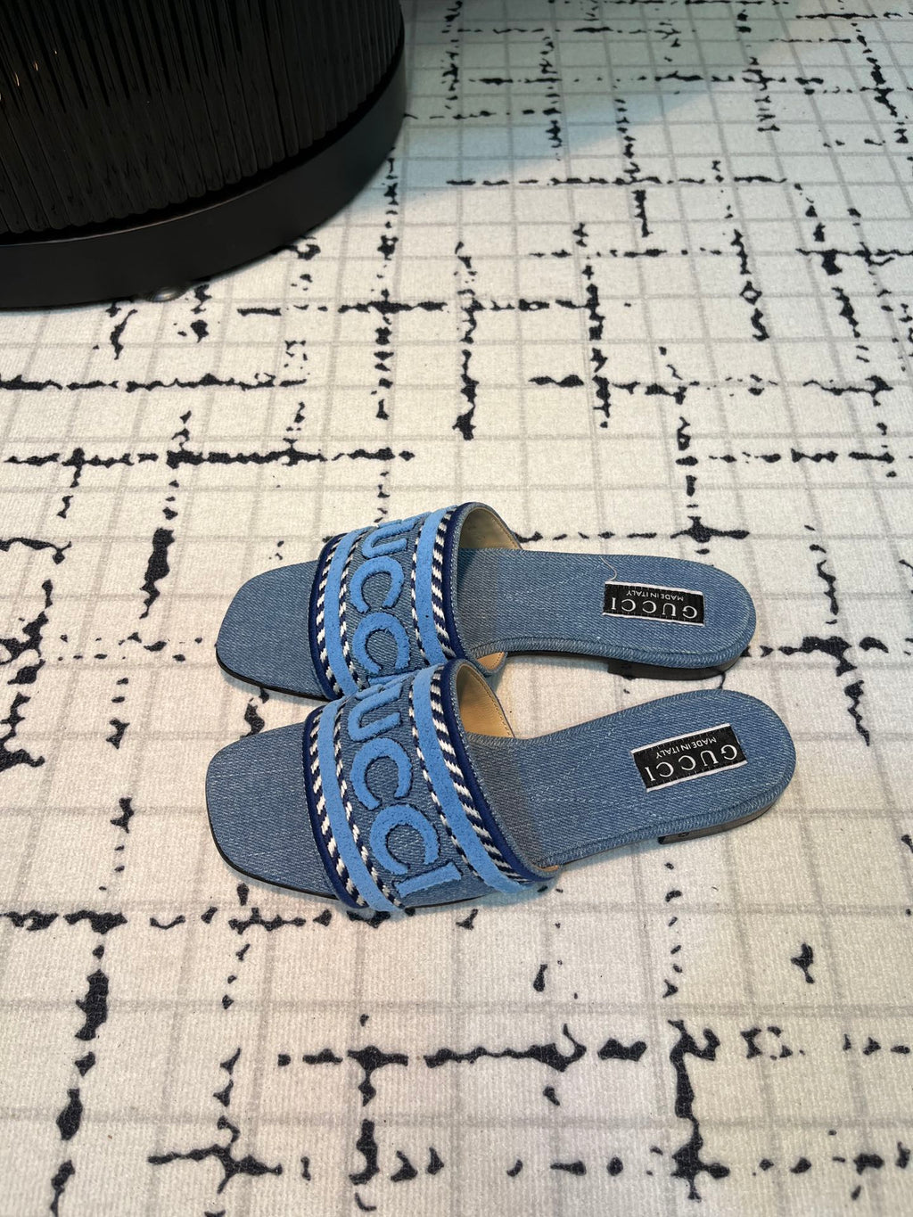 GUCCI SLIDE SANDAL WITH  SCRIPT TEAL DENIM